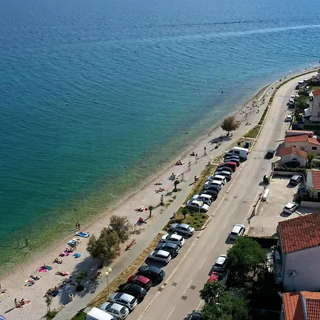 Apartman Anabella I *
